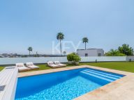 Villa for sale in Atalaya Fairways, Benahavis