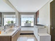 Villa for sale in Atalaya Fairways, Benahavis