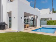 Villa for sale in Atalaya Fairways, Benahavis