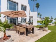 Villa for sale in Atalaya Fairways, Benahavis