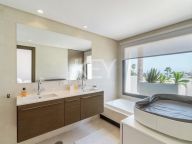 Villa for sale in Atalaya Fairways, Benahavis