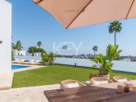 Villa for sale in Atalaya Fairways, Benahavis