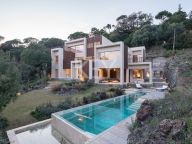 Villa for sale in El Madroñal, Benahavis