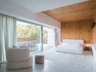 Villa for sale in El Madroñal, Benahavis
