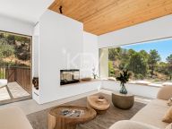 Villa for sale in El Madroñal, Benahavis