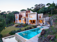 Villa en venta en El Madroñal, Benahavis