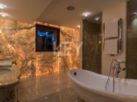 Villa en venta en Nueva Andalucia