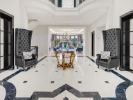 Villa en venta en Benahavis