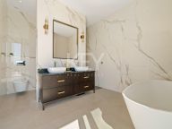 Villa en venta en La Quinta, Benahavis