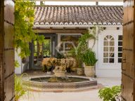 Villa for sale in Benahavis