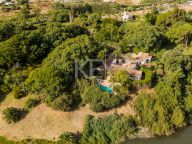 Villa for sale in Benahavis