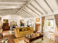 Villa for sale in Benahavis