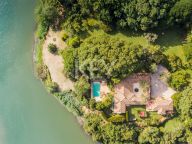 Villa for sale in Benahavis