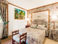 Villa for sale in Benahavis