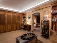 Villa for sale in Benahavis