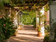 Villa for sale in Benahavis