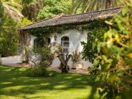 Villa for sale in Benahavis