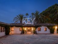 Villa for sale in Benahavis
