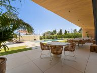Villa en venta en Guadalmina Alta, San Pedro de Alcantara