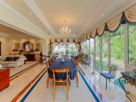 Villa en venta en El Herrojo, Benahavis