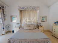 Villa en venta en El Herrojo, Benahavis