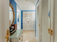 Villa en venta en El Herrojo, Benahavis