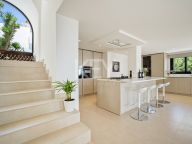 Villa for sale in Las Lomas de Nueva Andalucia, Nueva Andalucia