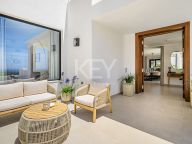 Villa for sale in Las Lomas de Nueva Andalucia, Nueva Andalucia