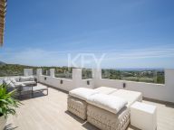 Villa for sale in Las Lomas de Nueva Andalucia, Nueva Andalucia