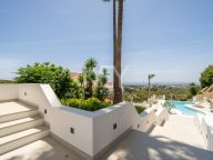 Villa for sale in Las Lomas de Nueva Andalucia, Nueva Andalucia