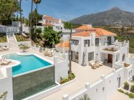 Villa for sale in Las Lomas de Nueva Andalucia, Nueva Andalucia