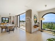 Villa for sale in Las Lomas de Nueva Andalucia, Nueva Andalucia