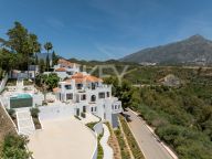 Villa for sale in Las Lomas de Nueva Andalucia, Nueva Andalucia
