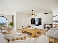 Villa for sale in Las Lomas de Nueva Andalucia, Nueva Andalucia