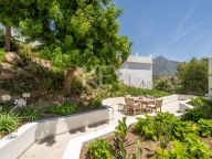 Villa for sale in Las Lomas de Nueva Andalucia, Nueva Andalucia