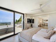 Villa for sale in Las Lomas de Nueva Andalucia, Nueva Andalucia