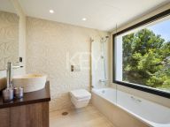 Villa for sale in Las Lomas de Nueva Andalucia, Nueva Andalucia