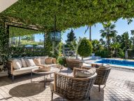 Villa for sale in Nueva Andalucia