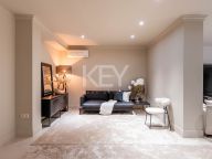 Villa for sale in Nueva Andalucia
