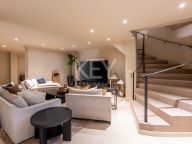 Villa for sale in Nueva Andalucia