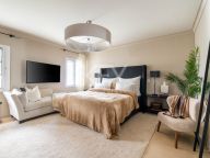 Villa for sale in Nueva Andalucia