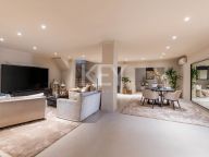 Villa for sale in Nueva Andalucia