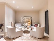 Villa for sale in Nueva Andalucia