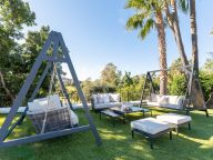 Villa for sale in Nueva Andalucia