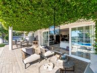 Villa for sale in Nueva Andalucia