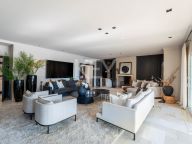 Villa for sale in Nueva Andalucia