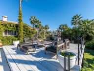 Villa for sale in Nueva Andalucia