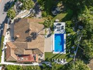 Villa for sale in Nueva Andalucia