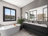 Villa for sale in Elviria, Marbella East