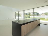 Semi Detached Villa for sale in Nueva Andalucia
